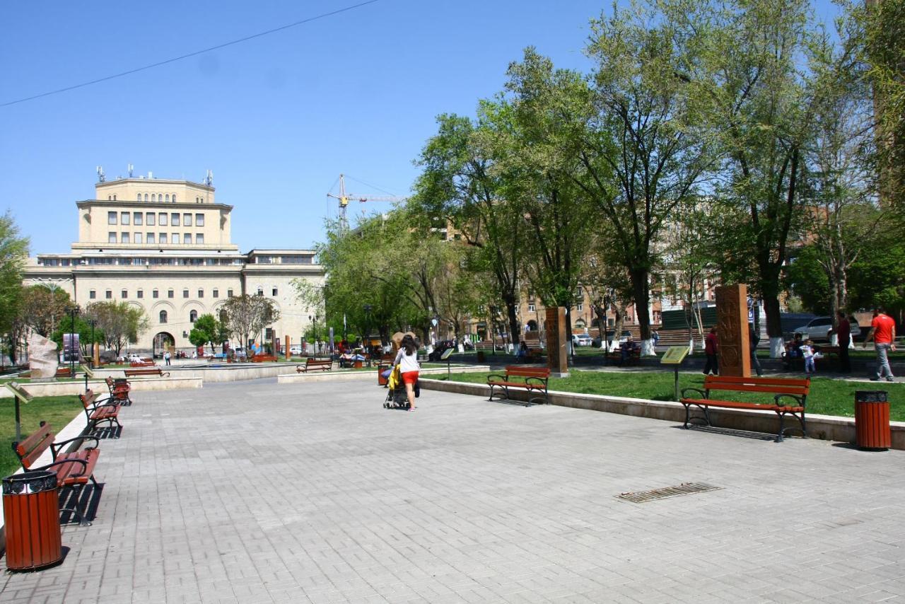 Vernisaj Apt At Republic Square & Ruben Tours Γιερεβάν Εξωτερικό φωτογραφία